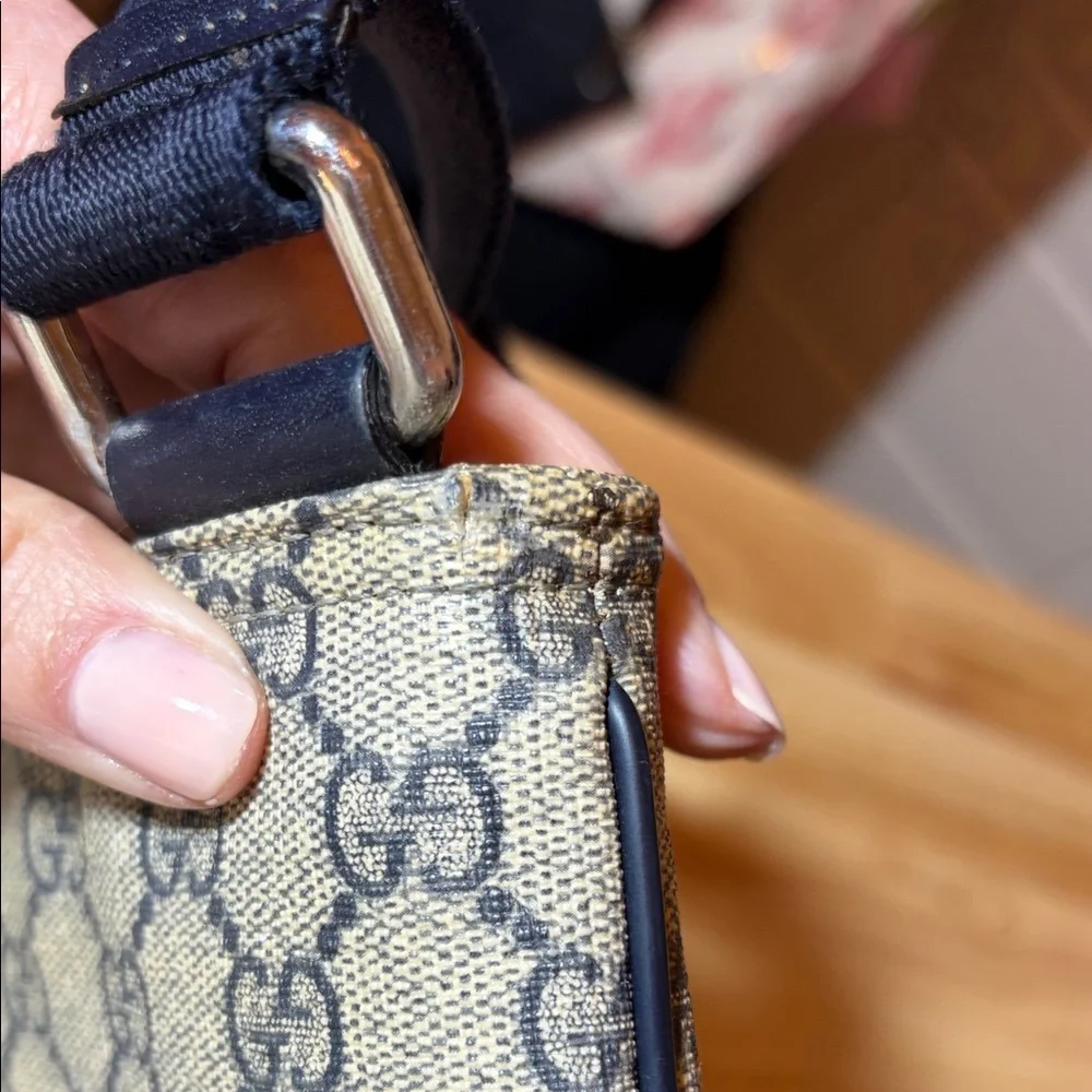 Gucci Beige and Navy Crossbody Bag - Picture 8 of 10